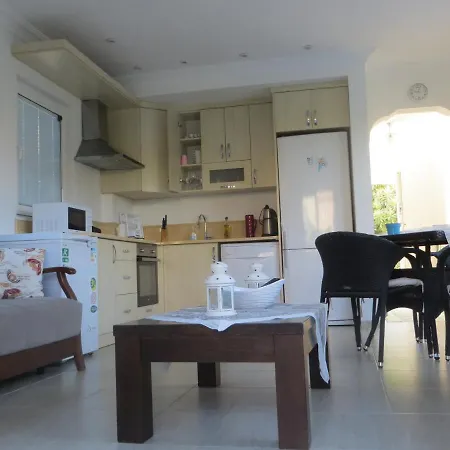 Villasevval-sleeps8-pool-bbq-ac-near Centre 别墅 *