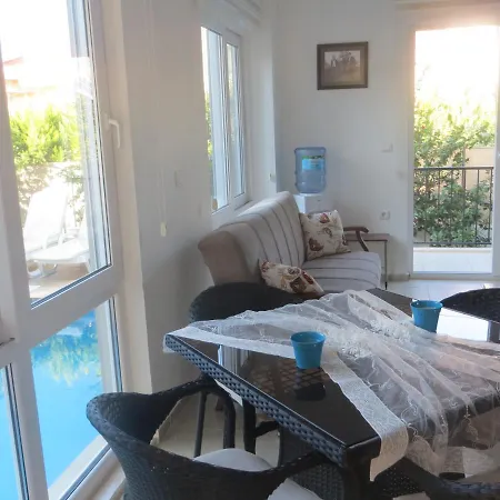 Villasevval-sleeps8-pool-bbq-ac-near Centre 达利安
