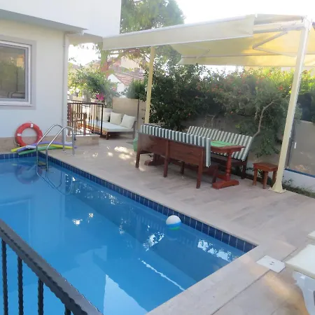Villasevval-sleeps8-pool-bbq-ac-near Centre * 达利安