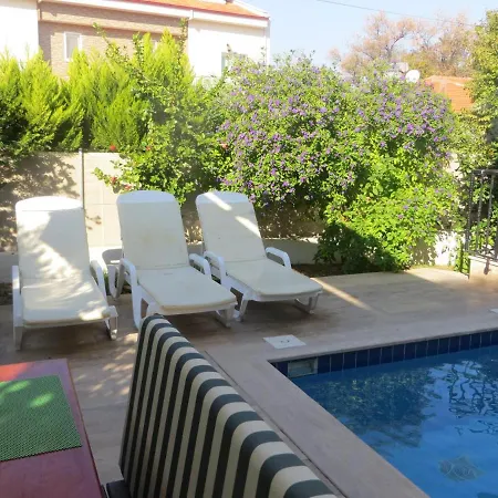 Villasevval-sleeps8-pool-bbq-ac-near Centre 别墅