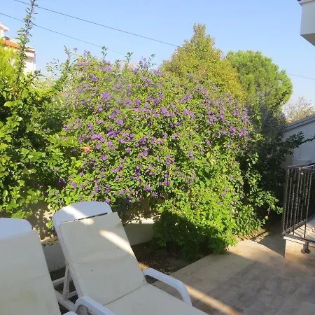Villasevval-sleeps8-pool-bbq-ac-near Centre