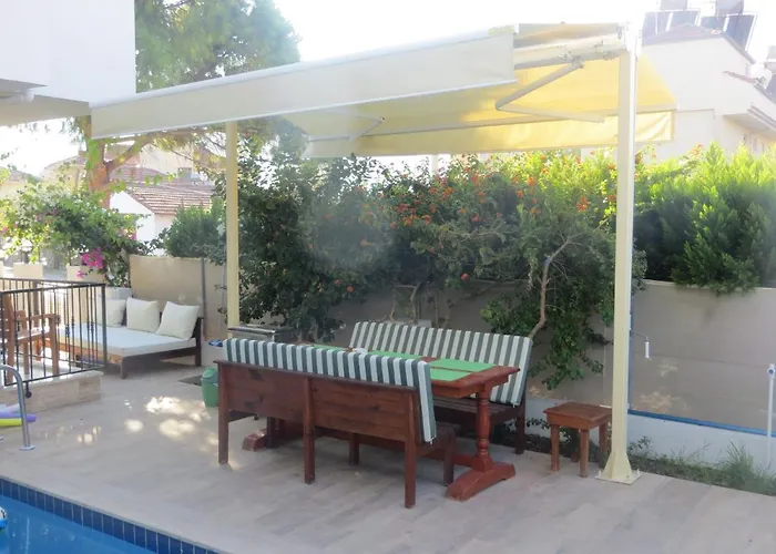 Villasevval-sleeps8-pool-bbq-ac-near Centre Villa *