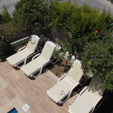 Villa Villasevval-sleeps8-pool-bbq-ac-near Centre
