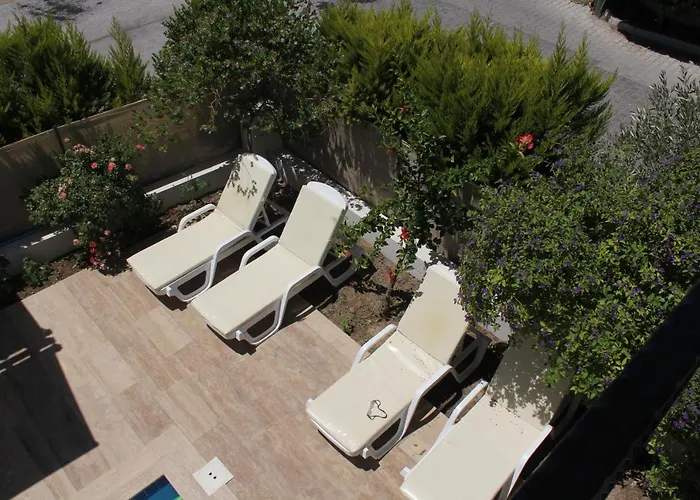 Villa Villasevval-sleeps8-pool-bbq-ac-near Centre