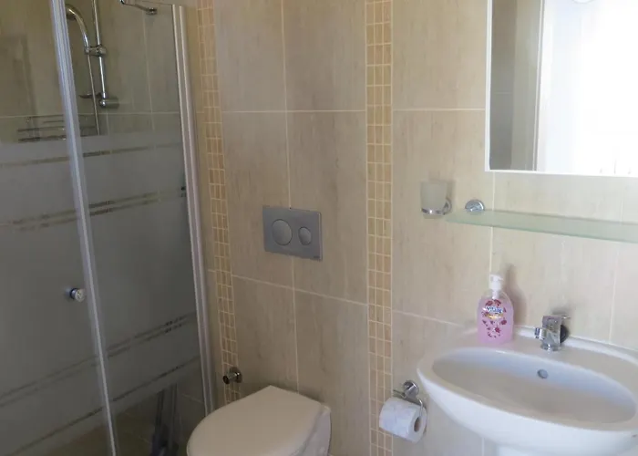 Villa Villasevval-sleeps8-pool-bbq-ac-near Centre