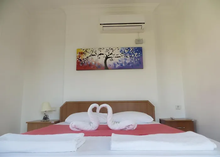 Villa Villasevval-sleeps8-pool-bbq-ac-near Centre